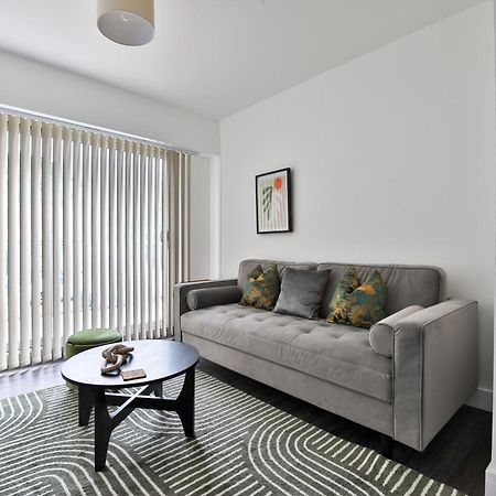 Amber Vista 2 Bedroom Apartments- Supermarket, Coffee Shop, Restaurants & Parking Below Cardiff Eksteriør billede