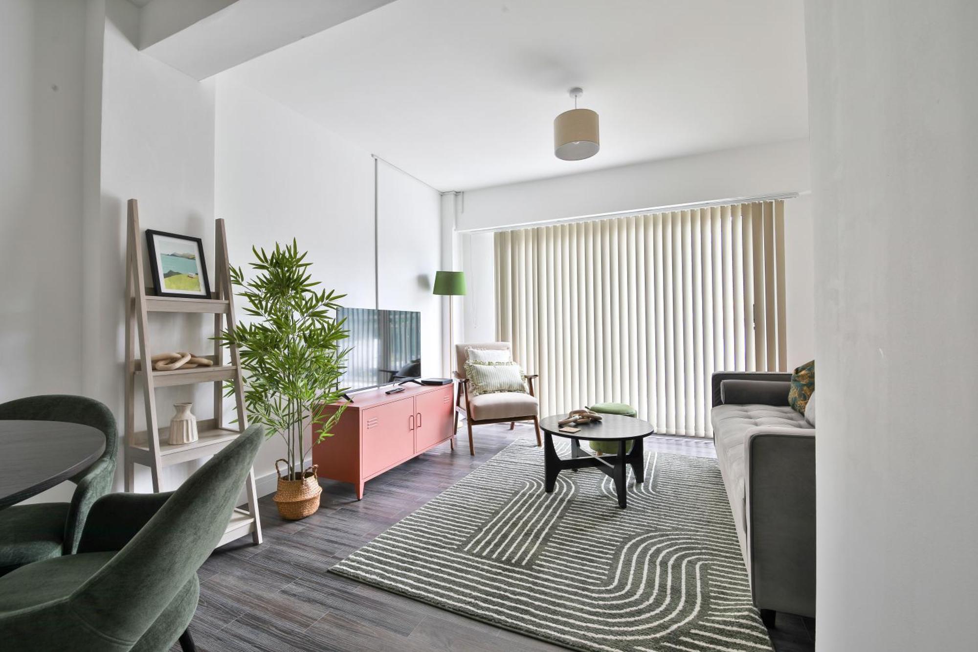 Amber Vista 2 Bedroom Apartments- Supermarket, Coffee Shop, Restaurants & Parking Below Cardiff Eksteriør billede