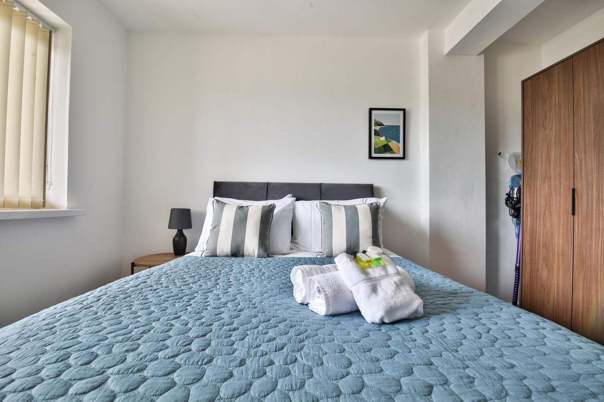 Amber Vista 2 Bedroom Apartments- Supermarket, Coffee Shop, Restaurants & Parking Below Cardiff Eksteriør billede
